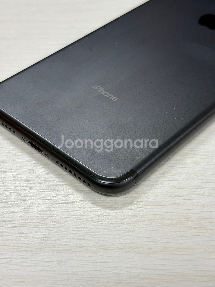 아이폰 7플러스 블랙색상 128용량 상태좋은 무잔상 미파손 단말기 14만 판매합니다--7